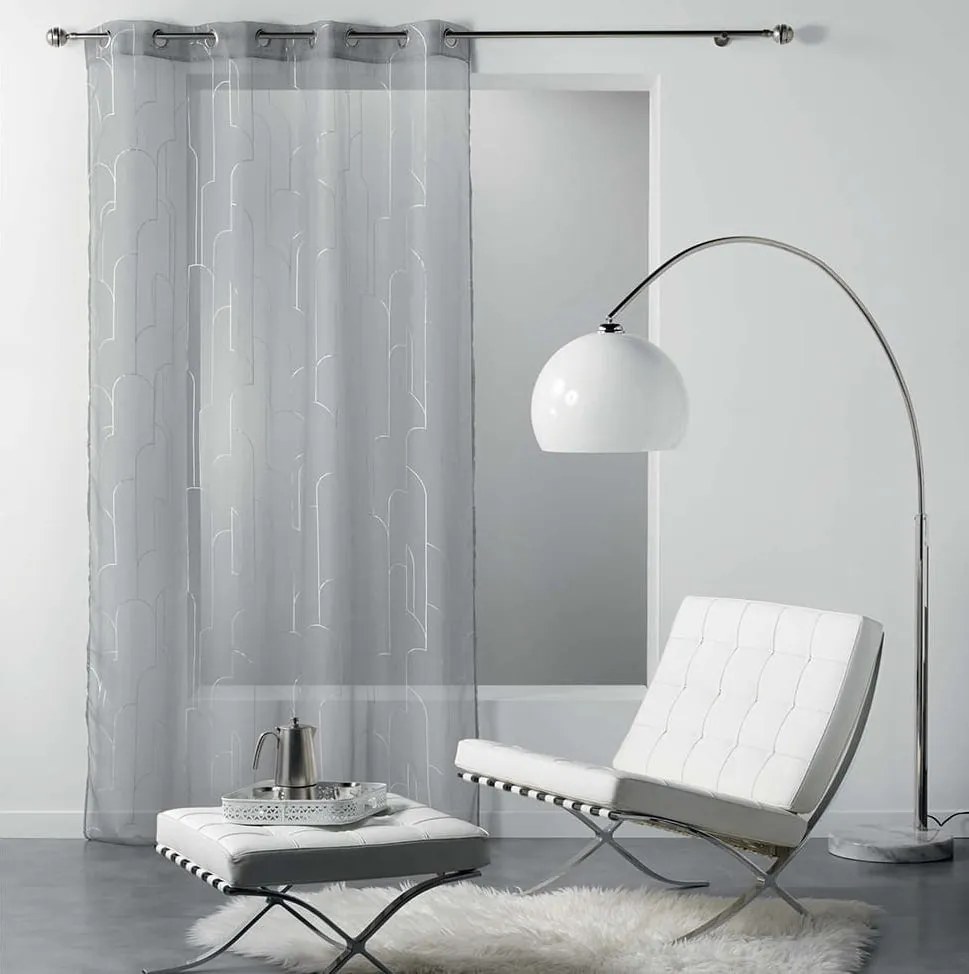 Perdea aerisită, modernă, gri deschis, cu motiv argintiu 140 x 240 cm