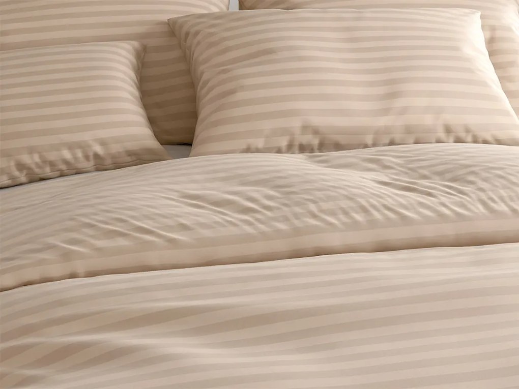 Lenjerie de pat hoteliera din microfibra JASMINE bej - dunga 2 cm Dimensiunile lenjeriei: 70 x 90 cm | 140 x 200 cm