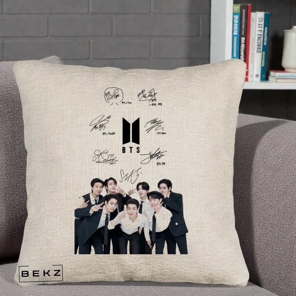 Perna Personalizata K-pop BTS Autografe Toti Membrii cu Fotografie, 40x40 cm, Bej Canapea, Husa Detasabila, Perna Inclusa, BEKZ®