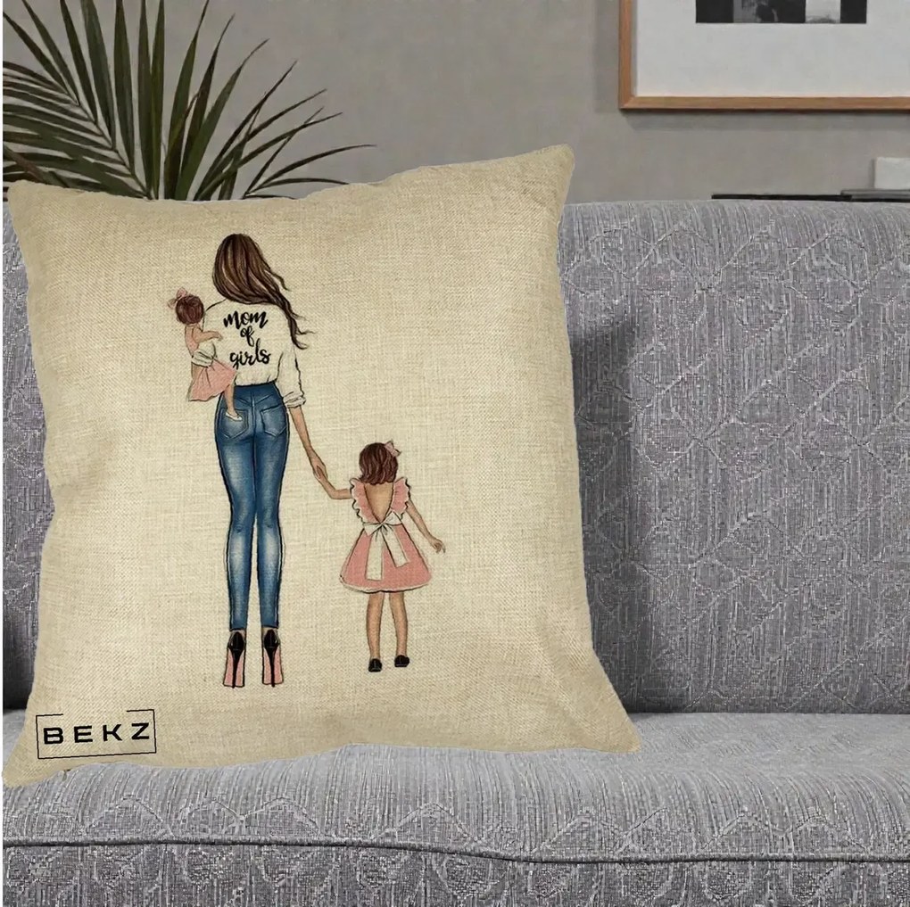 Cadou pentru Mama - Perna Personalizata Mom of Girls Mama cu Fetele, 40x40 cm, Crem, Husa Detasabila, Perna Inclusa, BEKZ®