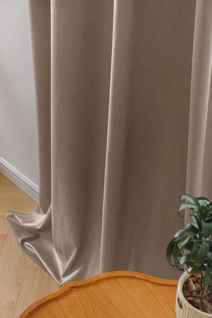 Draperie din catifea opaca Culoare bej VELVET 140x250 cm Agatat: Rejansa