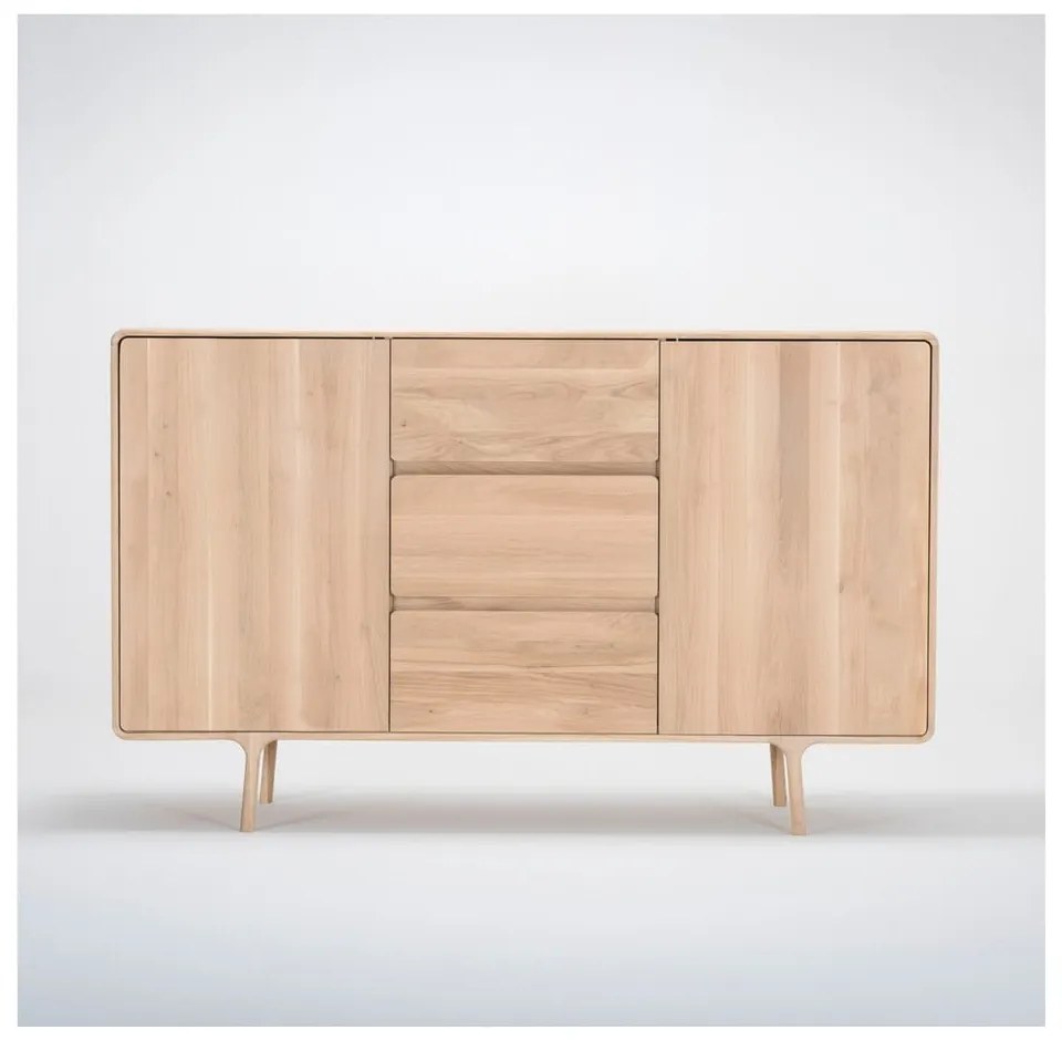 Comodă din lemn masiv de stejar cu 3 sertare Gazzda Fawn, lățime 180 cm