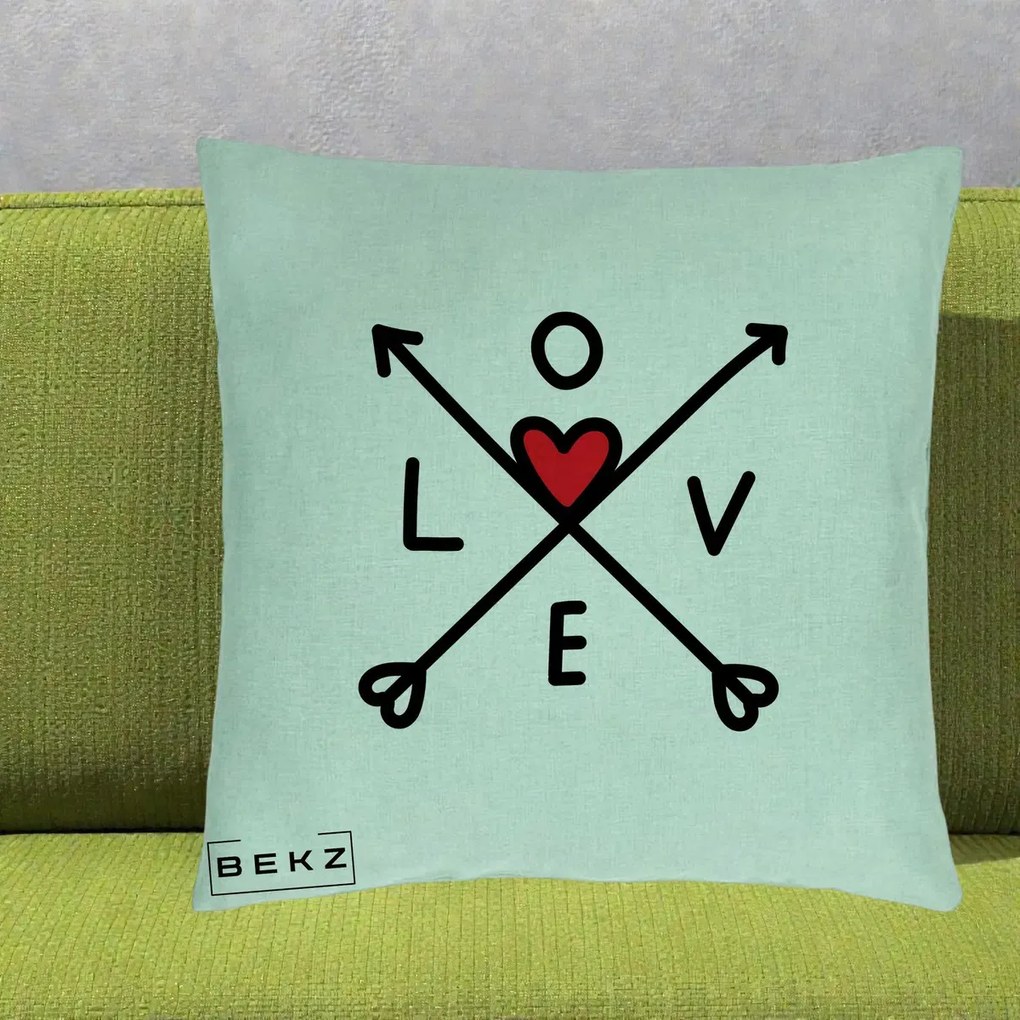 Perna Decorativa Love cu Sageti Incrucisate si Inima Rosie, 40x40 cm, Verde Menta, Husa Detasabila, Perna Inclusa, BEKZ®