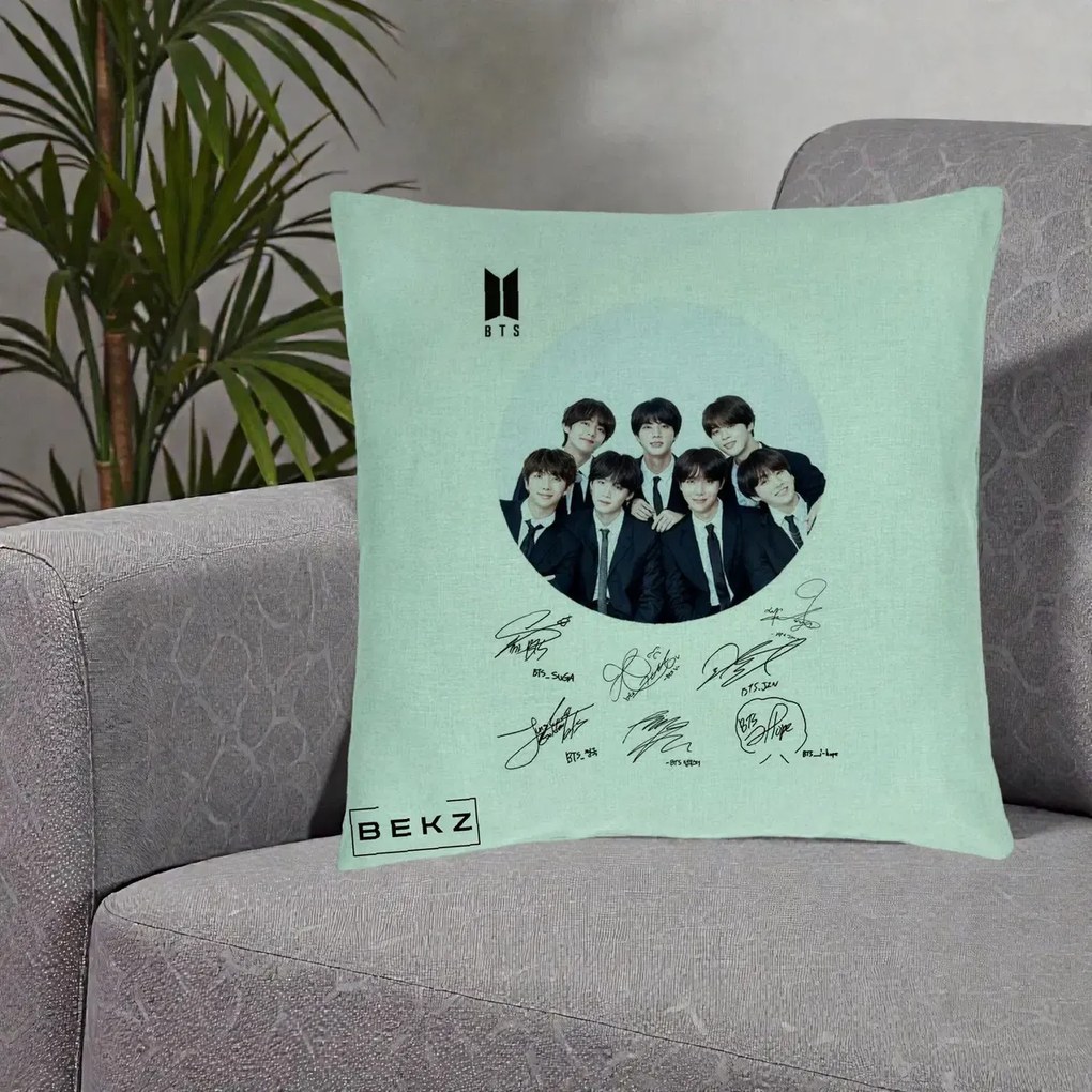 Perna Personalizata K-pop BTS Fotografie Grup Costum Negru si Autografe Cerc, 40x40 cm, Verde Menta, Husa Detasabila, Perna Inclusa, BEKZ®
