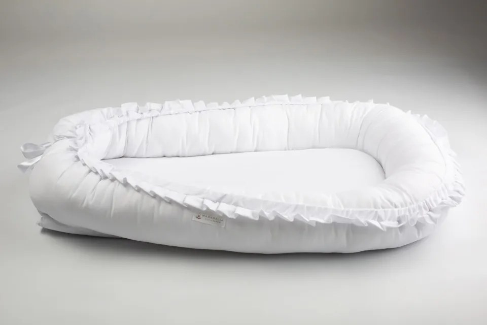 Babynest Shiny White Ruffle