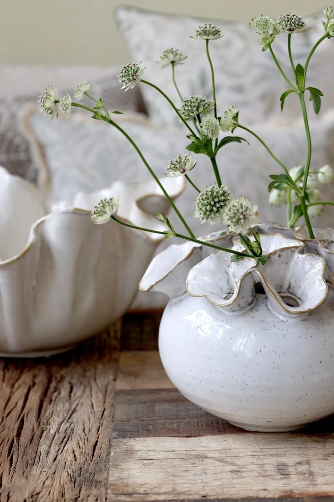 Vază din ceramică crem antichizat, lucrată manual, pentru 12 flori, H15/D21 cm