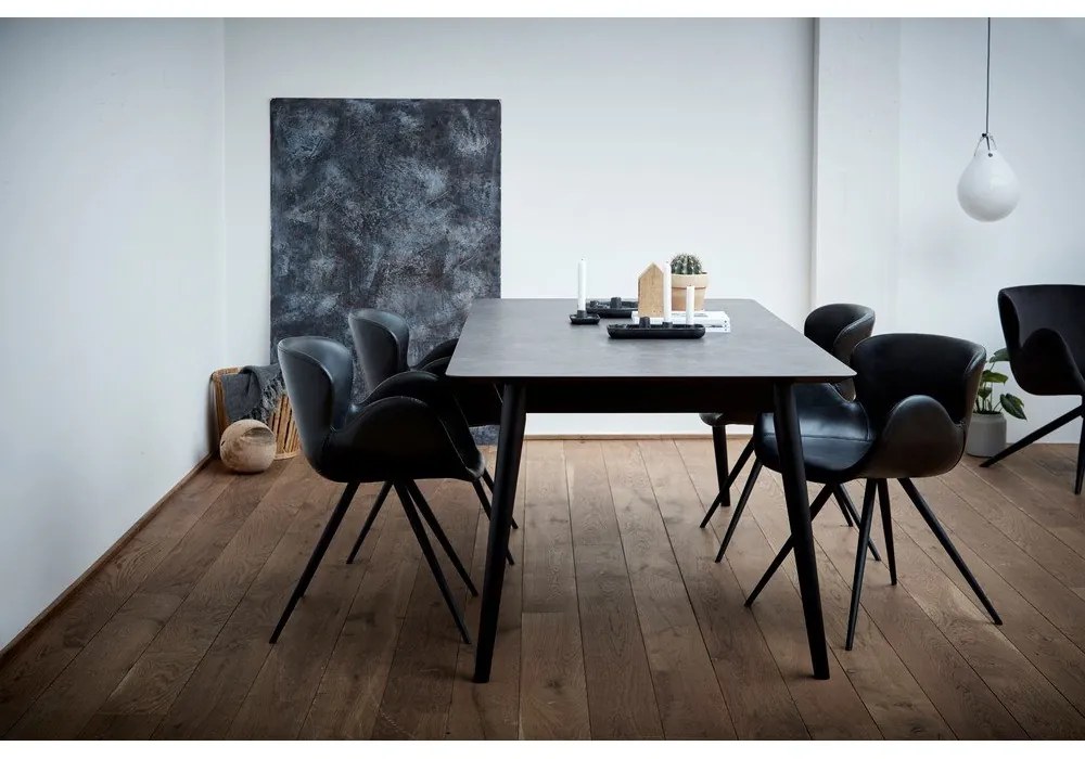 Scaun de sufragerie negru cu cotiere tapițat Gaia – DAN-FORM Denmark