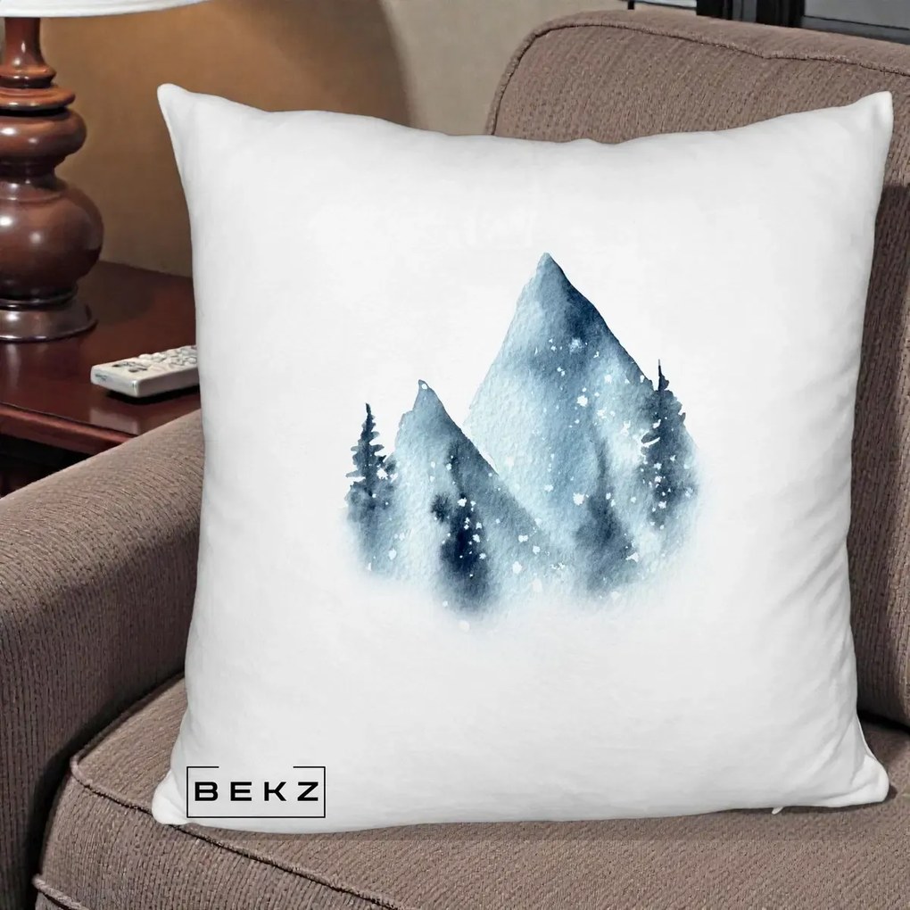 Perna Decorativa Munti Inzapeziti Acuarela Indigo, 40x40 cm, Alb Pufos, Husa Detasabila, Perna Inclusa, BEKZ®