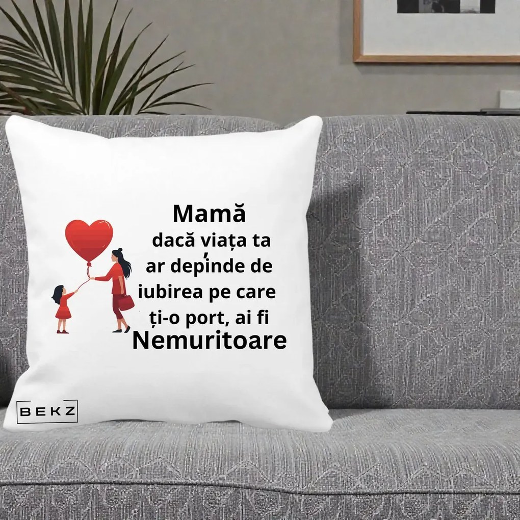 Cadou pentru Mama - Perna Personalizata Mama Nemuritoare cu Bebelus Kawaii, 40x40 cm, Alba Mata, Husa Detasabila, Perna Inclusa, BEKZ®