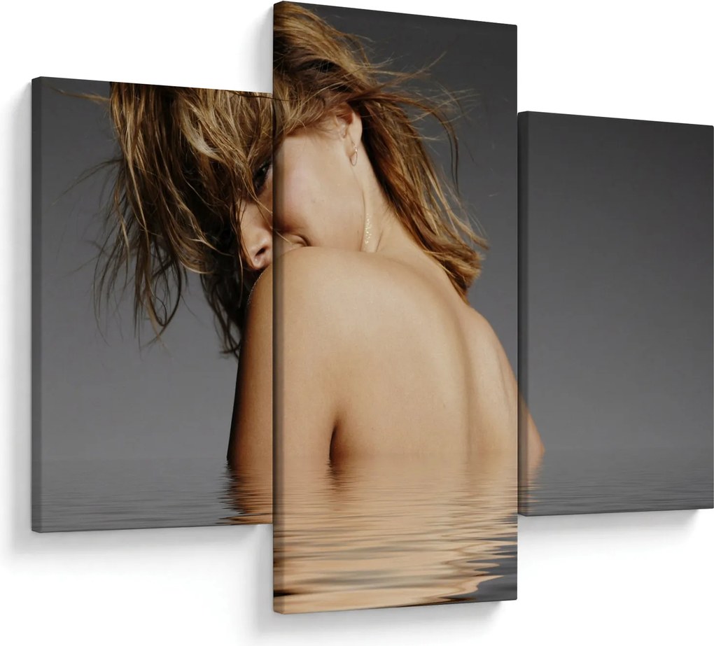 Tablou - Imaginea unei femei care face baie (90x60 cm)