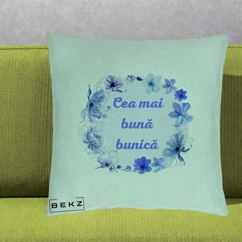 Cadou pentru Bunica - Perna Personalizata Cea Mai Buna Bunica Coronita Flori Albastre Acuarela, 40x40 cm, Verde Menta, Husa Detasabila, Perna Inclusa, BEKZ®