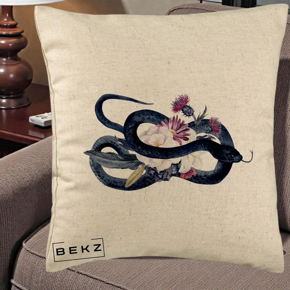 Perna Decorativa Sarpe Negru cu Flori Gothic, 40x40 cm, Bej, Husa Detasabila, Perna Inclusa, BEKZ®