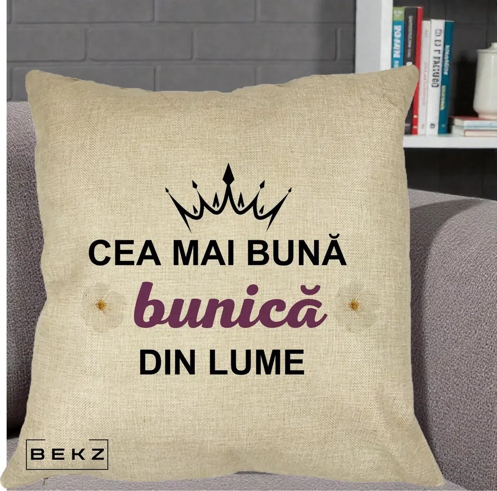 Cadou pentru Bunica - Perna Personalizata Cea Mai Buna Bunica Din Lume Coroana Mov Flori, 40x40 cm, Crem, Husa Detasabila, Perna Inclusa, BEKZ®