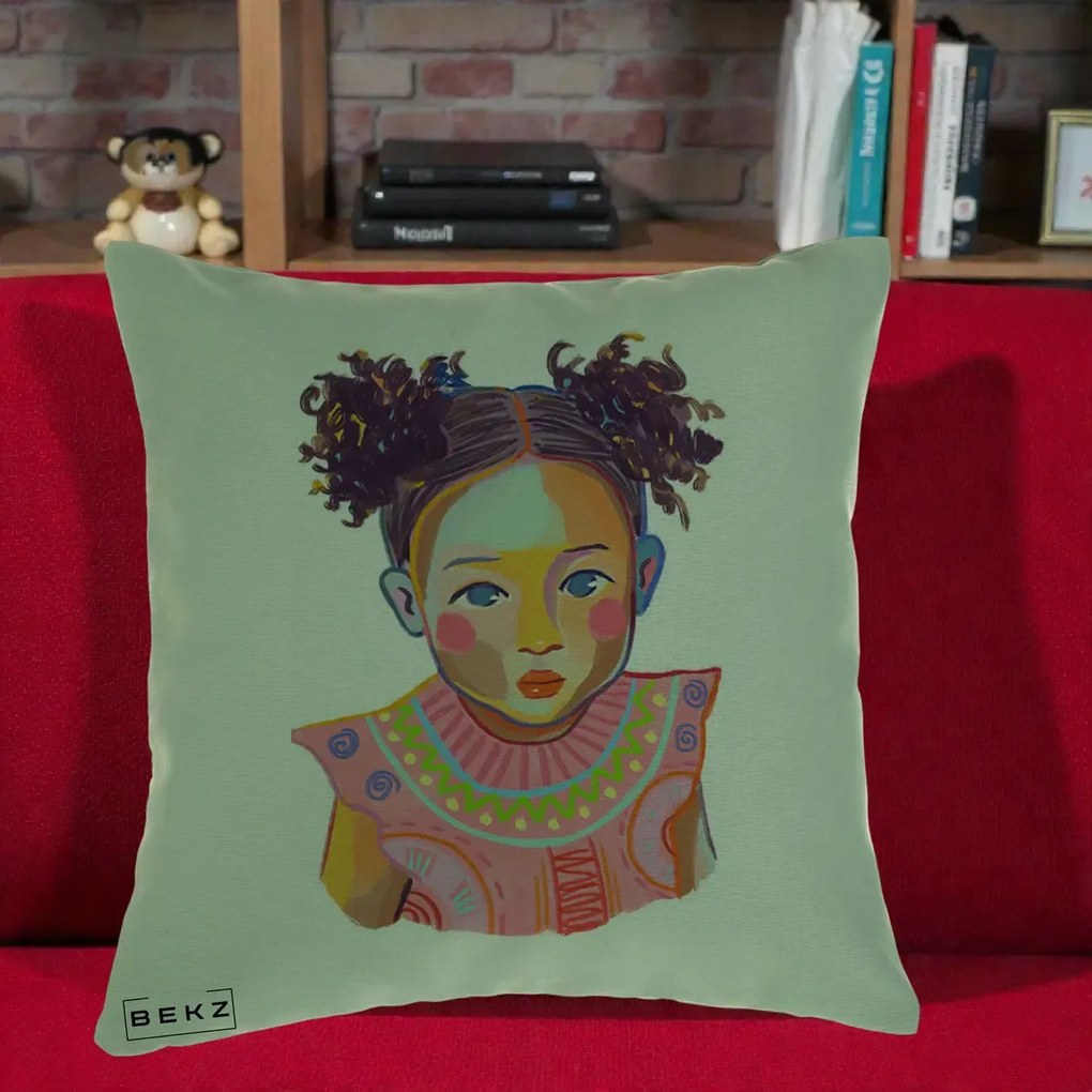 Perna Decorativa Fetita Vesela Portret Colorat, 40x40 cm, Verde, Husa Detasabila, Perna Inclusa, BEKZ®