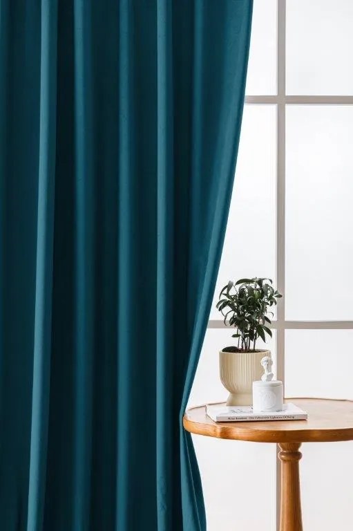 Draperie opaca turcoaz VELVET 135x250 cm Agățat: Rejansa