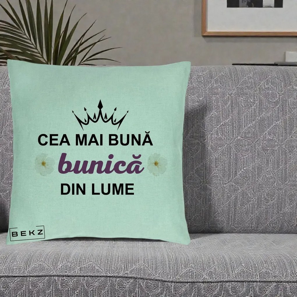 Cadou pentru Bunica - Perna Personalizata Cea Mai Buna Bunica Din Lume Coroana Mov Flori, 40x40 cm, Verde Menta, Husa Detasabila, Perna Inclusa, BEKZ®