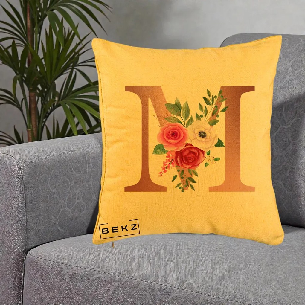 Cadou Personalizat - Perna Personalizata Monograma Rose Gold Litera M cu Trandafiri, 40x40 cm, Galben, Husa Detasabila, Perna Inclusa, BEKZ®