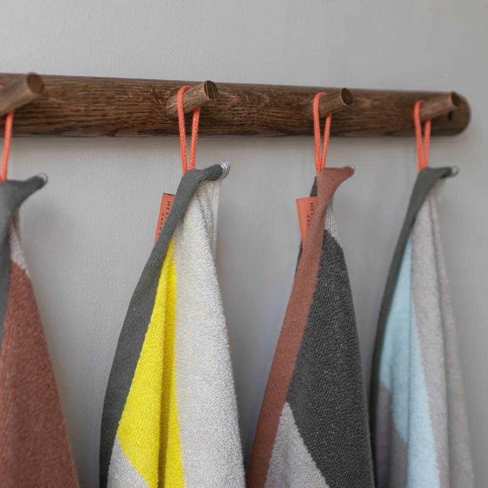 Prosop kaki din bumbac organic din frotir 70x133 cm Diagonal – Mette Ditmer Denmark