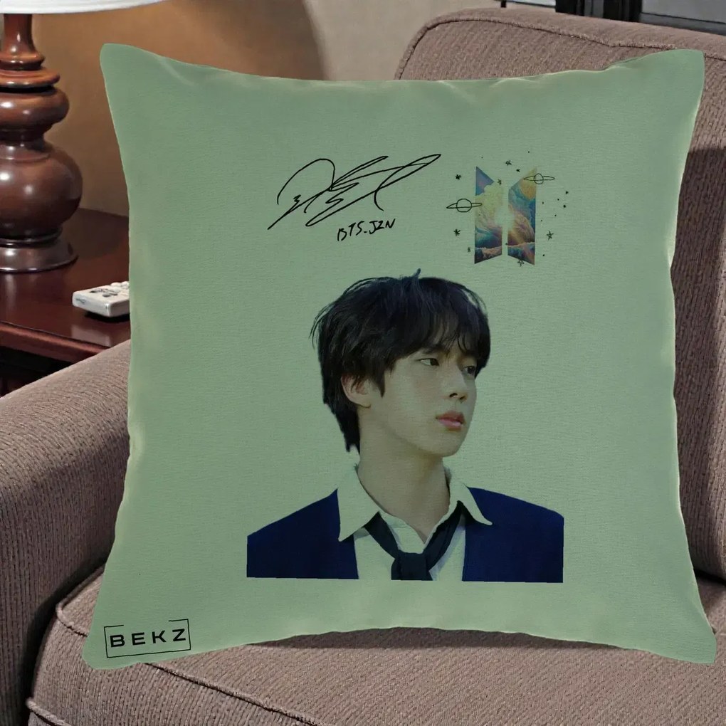 Perna Personalizata K-pop BTS Jin Portret Tinuta Albastra Autograf, 40x40 cm, Verde, Husa Detasabila, Perna Inclusa, BEKZ®