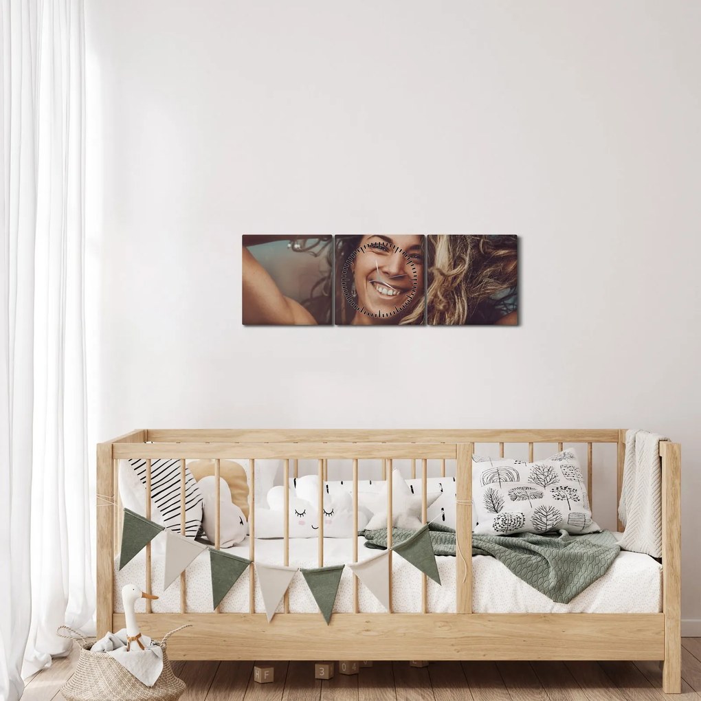 Tablou - Portretul unei femei tinere (cu ceas) (90x30 cm)