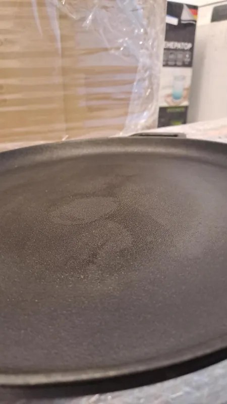 Recenzie: Tigaie pentru clătite Kinghoff KH 1895, 29 cm, fontă, suprafață antiaderentă, compatibilă cu plitele cu inducție, negru