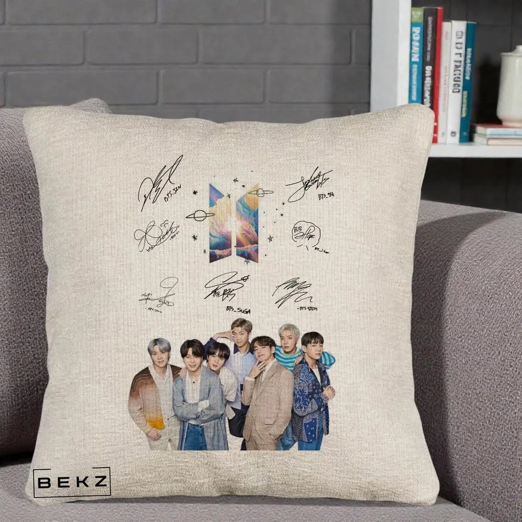 Perna Personalizata K-pop BTS Autografe Toti Membrii Fotografie, 40x40 cm, Bej Canapea, Husa Detasabila, Perna Inclusa, BEKZ®