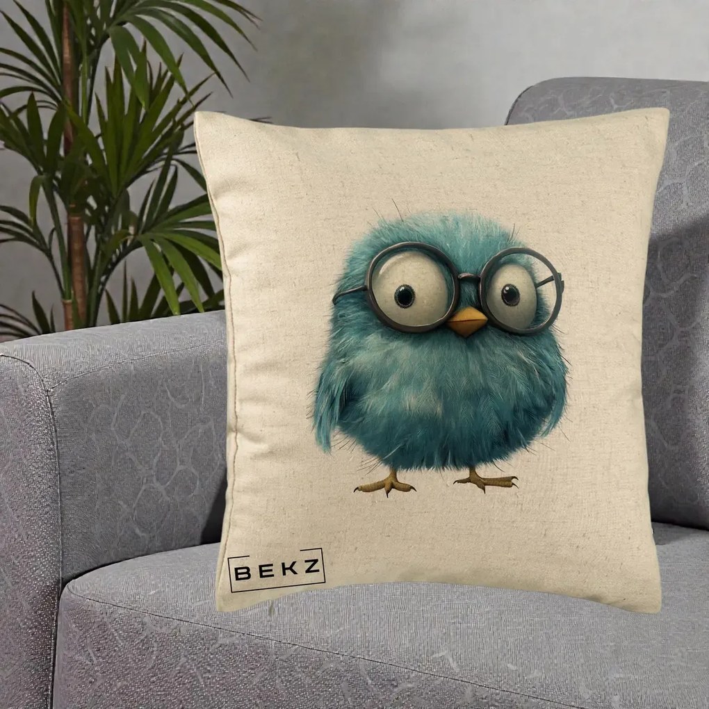 Perna Decorativa Pui Pufos Teal cu Ochelari, 40x40 cm, Bej, Husa Detasabila, Perna Inclusa, BEKZ®