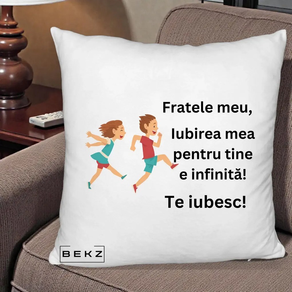 Cadou pentru Frate - Perna Personalizata Fratele Meu Te Iubesc Copii Alergand Colorat, 40x40 cm, Alb Pufos, Husa Detasabila, Perna Inclusa, BEKZ®
