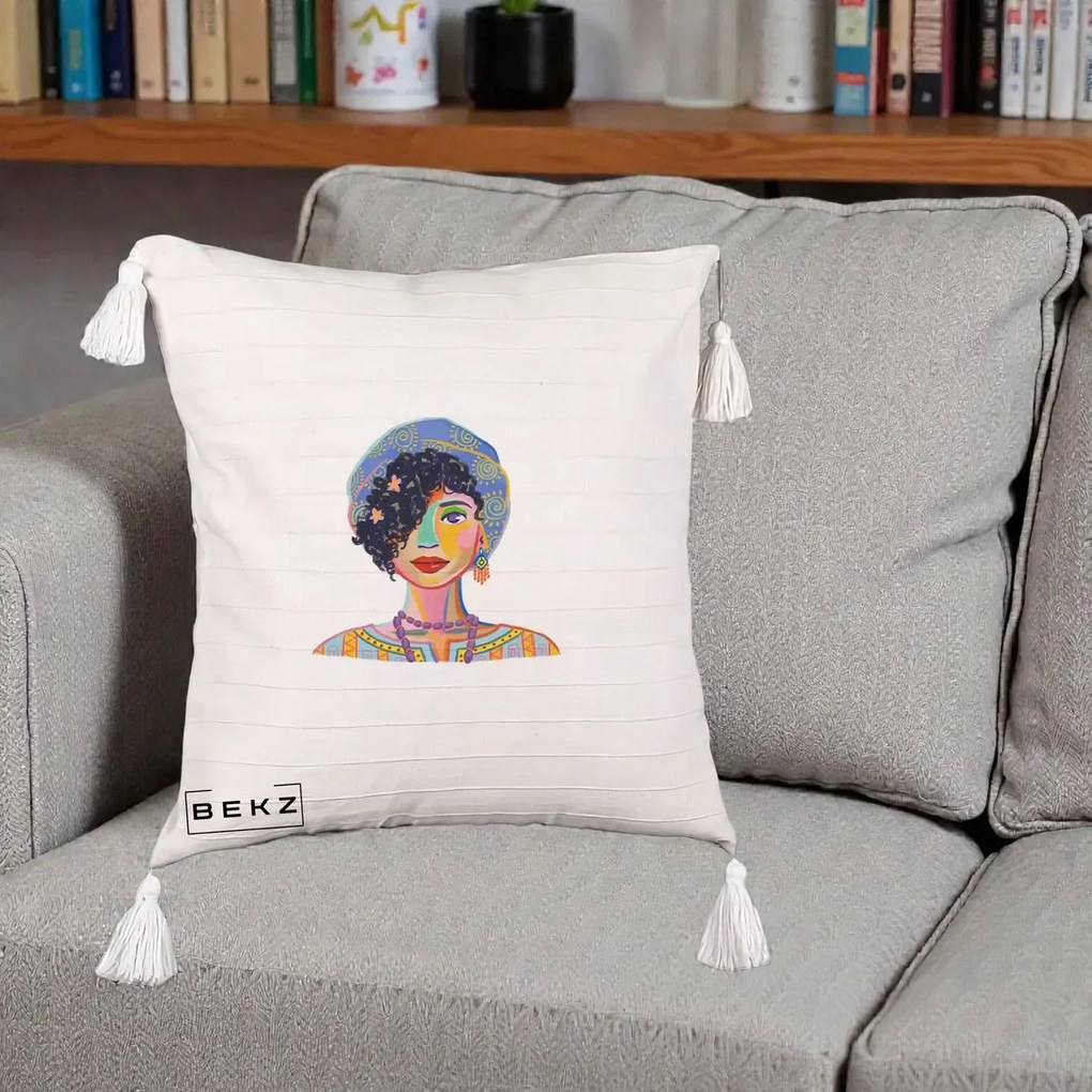 Perna Decorativa Portret Femeie Etnic Colorat, 40x40 cm, Bej cu Franjuri, Husa Detasabila, Perna Inclusa, BEKZ®