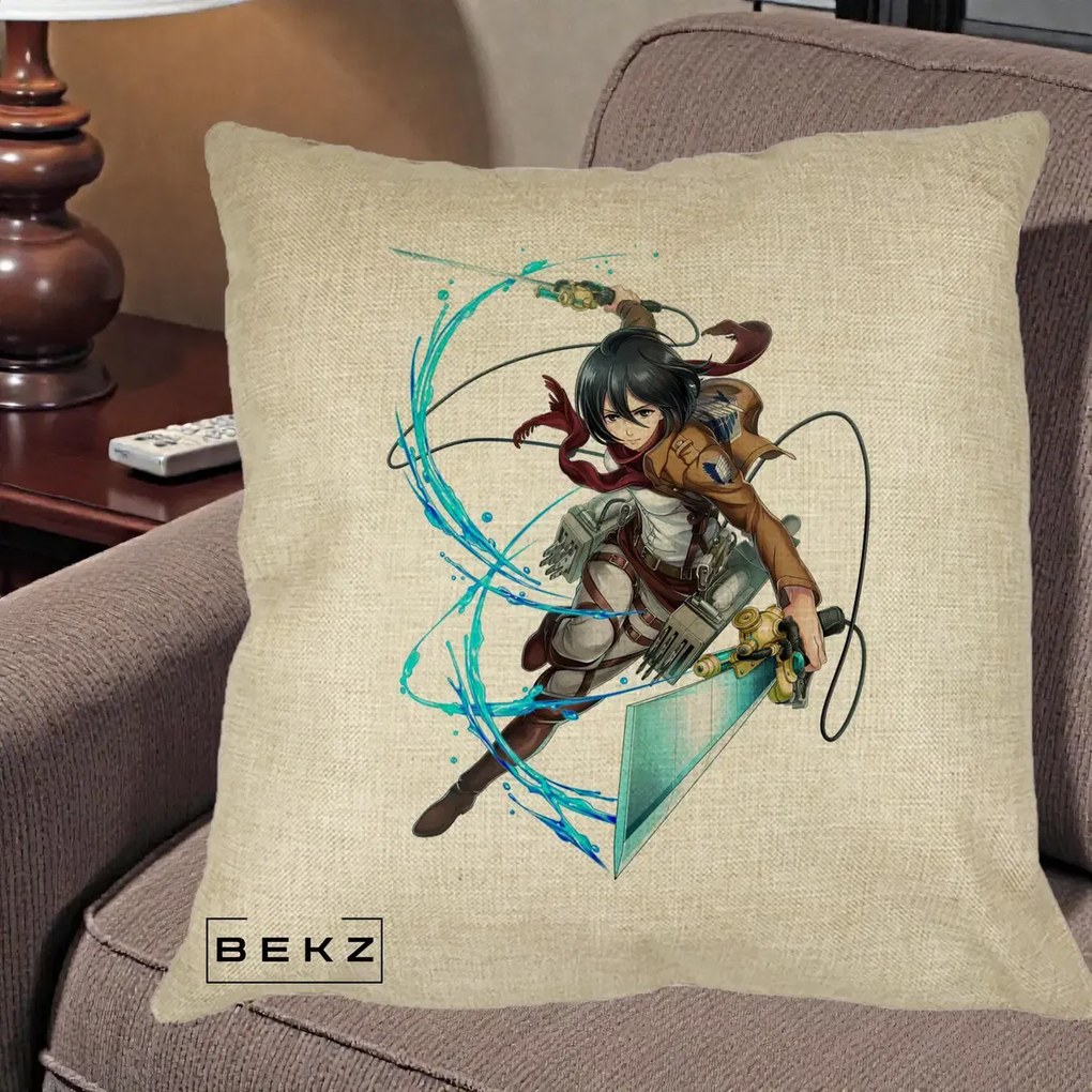 Perna Personalizata Attack on Titan Mikasa Ackerman Lupta, 40x40 cm, Crem, Husa Detasabila, Perna Inclusa, BEKZ®