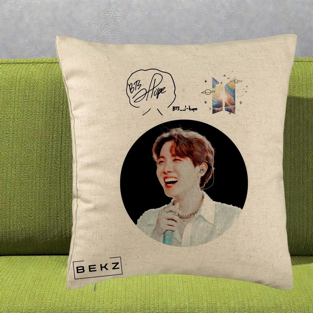 Perna Personalizata K-pop BTS J-Hope Portret cu Autograf, 40x40 cm, Bej, Husa Detasabila, Perna Inclusa, BEKZ®