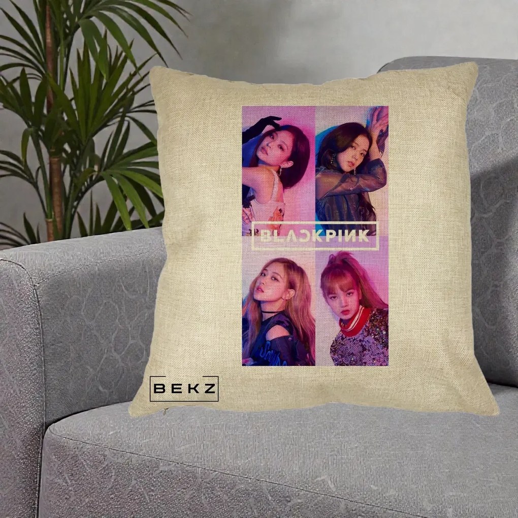 Perna Personalizata K-pop BLACKPINK Poster Colaj 4 Membre Violet Roz, 40x40 cm, Crem, Husa Detasabila, Perna Inclusa, BEKZ®