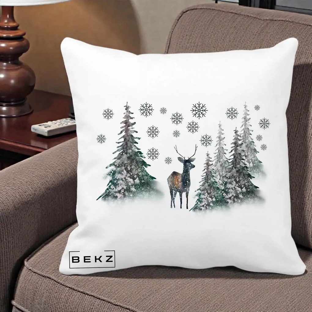 Perna Decorativa Ren in Padure Inzapezita, 40x40 cm, Alba Mata, Husa Detasabila, Perna Inclusa, BEKZ®
