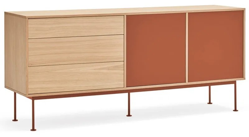 Comodă cu aspect de lemn de stejar Teulat Yoko, lățime 180 cm, roșu cărămiziu