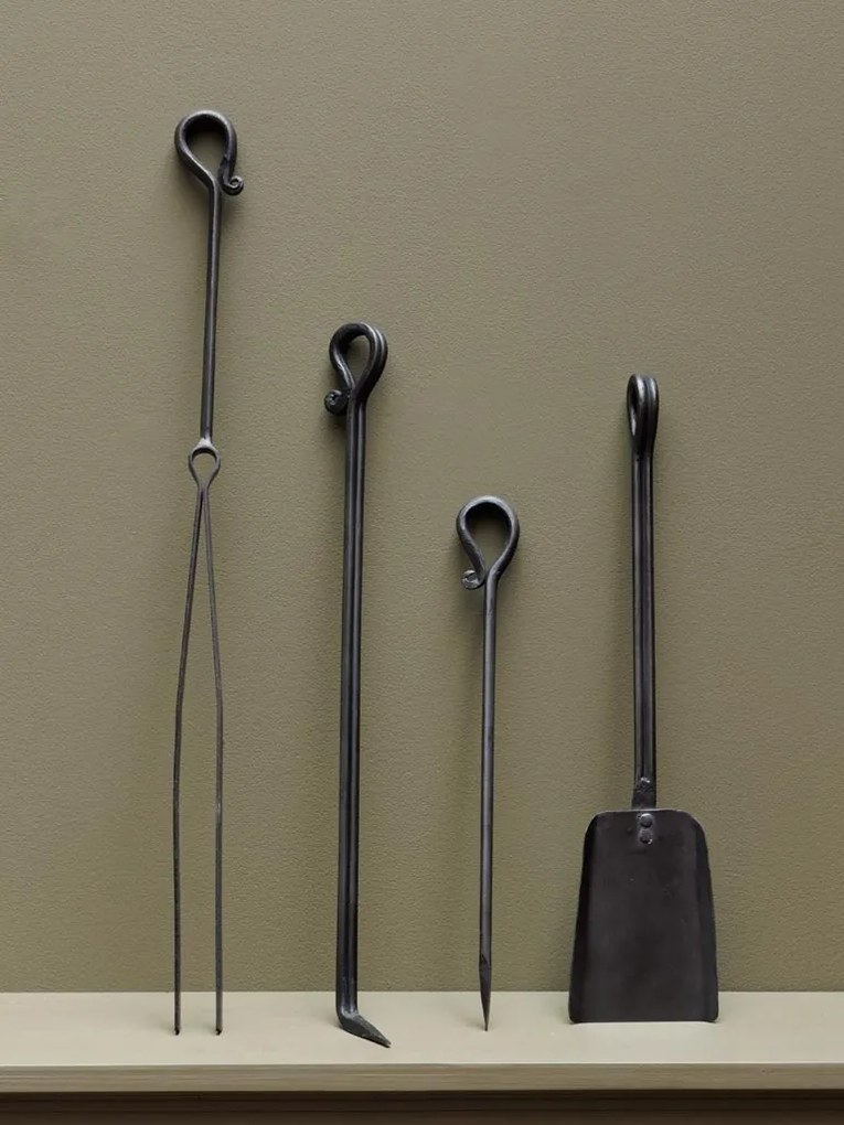 Set mare unelte pentru semineu " Black Iron "