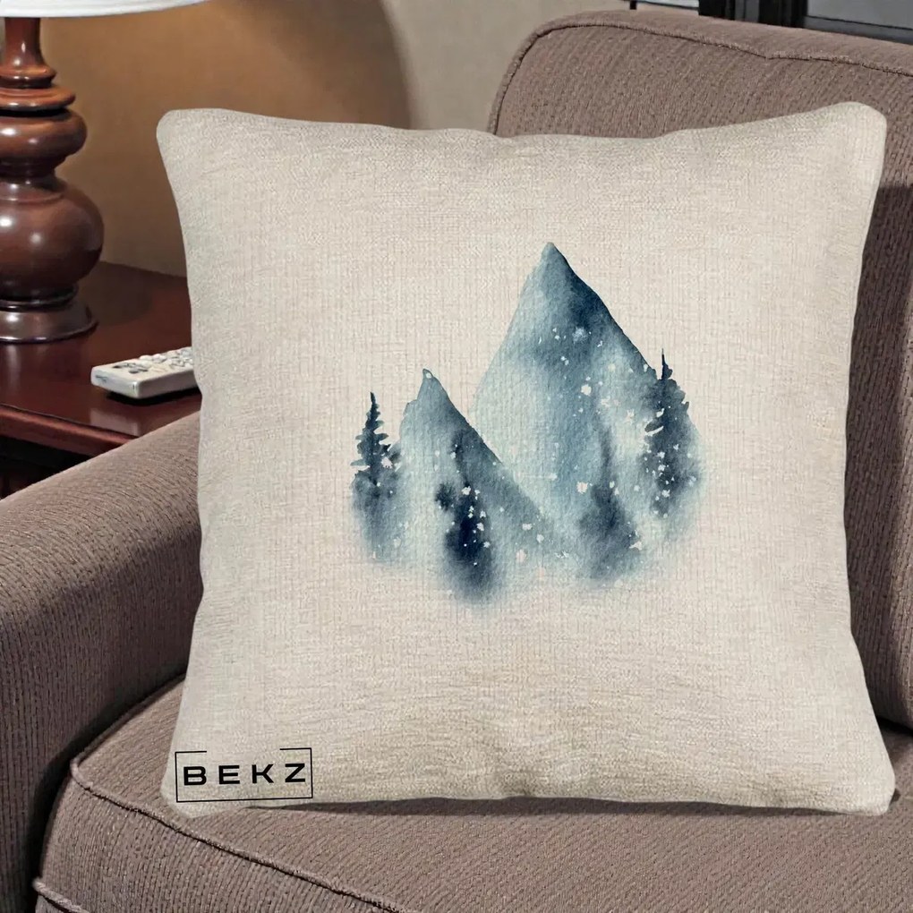Perna Decorativa Munti Inzapeziti Acuarela Indigo, 40x40 cm, Bej Canapea, Husa Detasabila, Perna Inclusa, BEKZ®