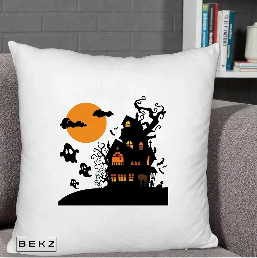 Perna Decorativa Halloween Casa Bantuita cu Fantome, 40x40 cm, Alb Pufos, Husa Detasabila, Perna Inclusa, BEKZ®