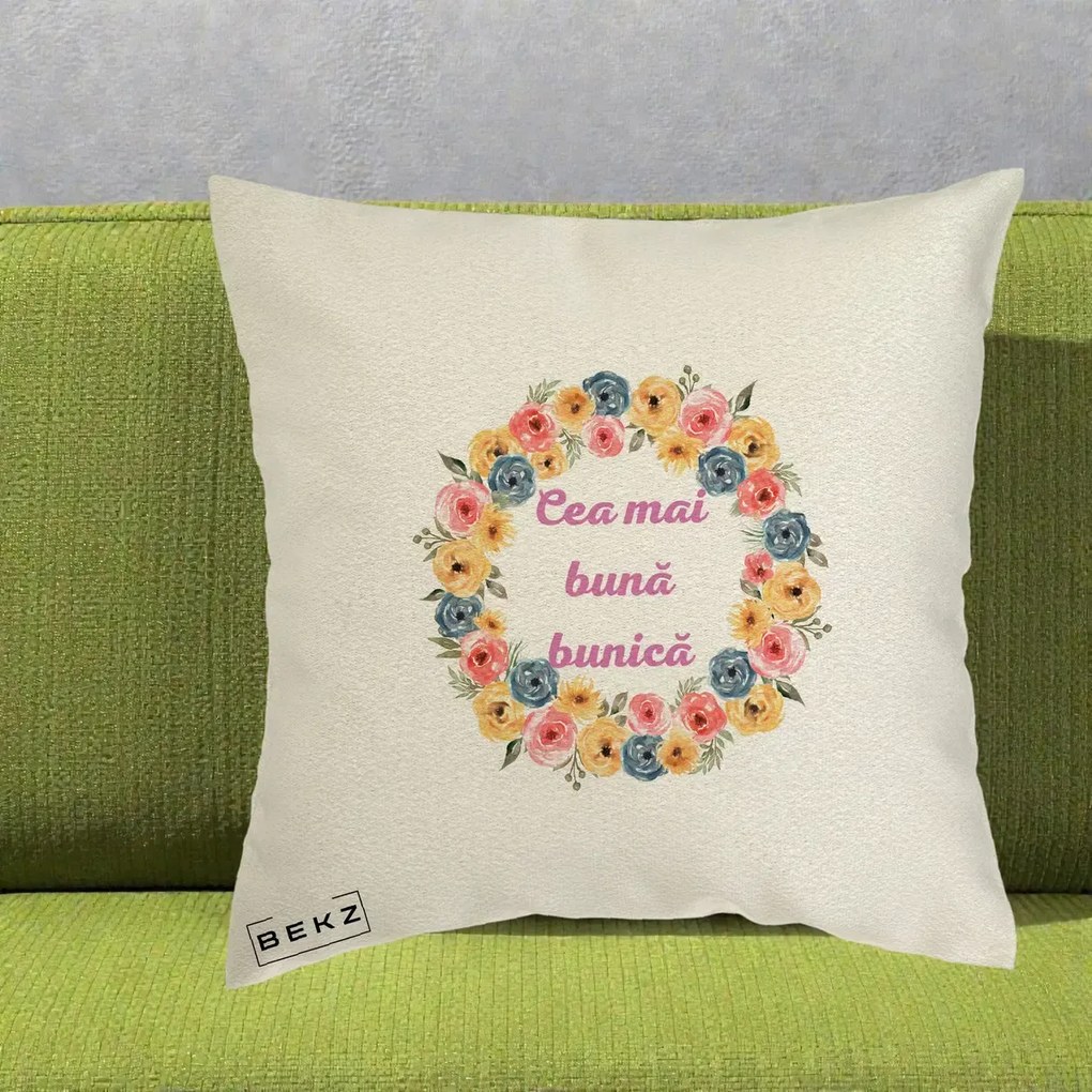 Perna personalizata bunica: Cea mai buna bunica, flori multicolore, 40x40 cm cu Umplutura, Ecru, BEKZ