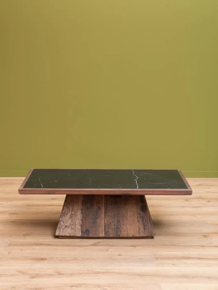 Măsuță de cafea din lemn reciclat maro antichizat, cu blat din marmură neagră, finisaj mat, 127×66×43 cm, „Canyon"