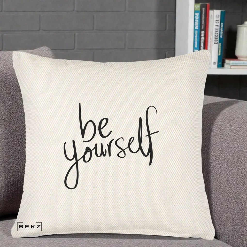 Perna Decorativa Be Yourself Caligrafie Neagra, 40x40 cm, Crem Reliefat, Husa Detasabila, Perna Inclusa, BEKZ®