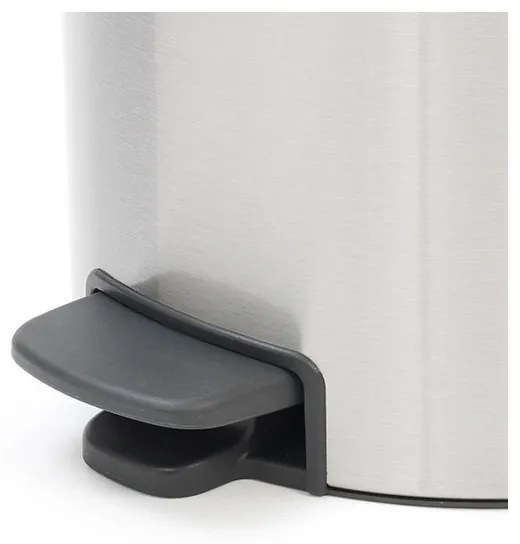 Cos de gunoi cu pedala Brabantia NewIcon 649061, 30 L, Inchidere usoara, Baza antiderapanta, Rezistent la amprente, Inox Mat