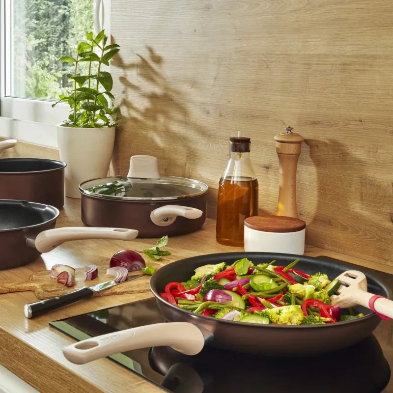 Tigaie Tefal Eco-Respect G2540602, 28 cm, Strat antiaderent din titan, Thermo-Fusion, Thermo-Signal, Inductie, Bronz/Maro