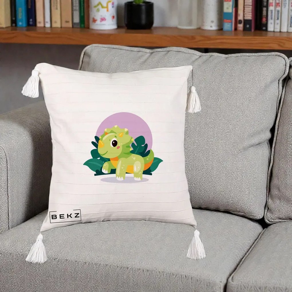Perna Decorativa Triceratops Kawaii Verde, 40x40 cm, Bej cu Franjuri, Husa Detasabila, Perna Inclusa, BEKZ®
