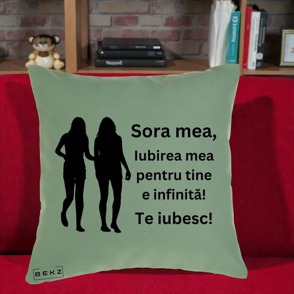 Cadou pentru Sora - Perna Personalizata Sora Mea Te Iubesc Siluete Negre Tinand Maini, 40x40 cm, Verde, Husa Detasabila, Perna Inclusa, BEKZ®