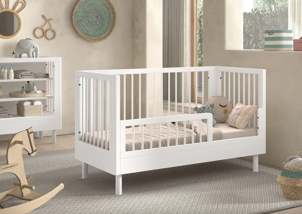 Set Complet Mobilier Cameră Bebelus Forrest Oak, din Lemn Masiv de Stejar, Alb: Pătuț Convertibil (70x140 cm), Comodă cu 3 Sertare și Dulap cu 2 Uși