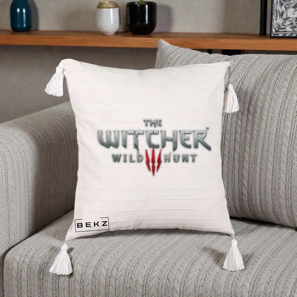Perna Personalizata The Witcher 3 Wild Hunt, 40x40 cm, Bej cu Franjuri, Husa Detasabila, Perna Inclusa, BEKZ®