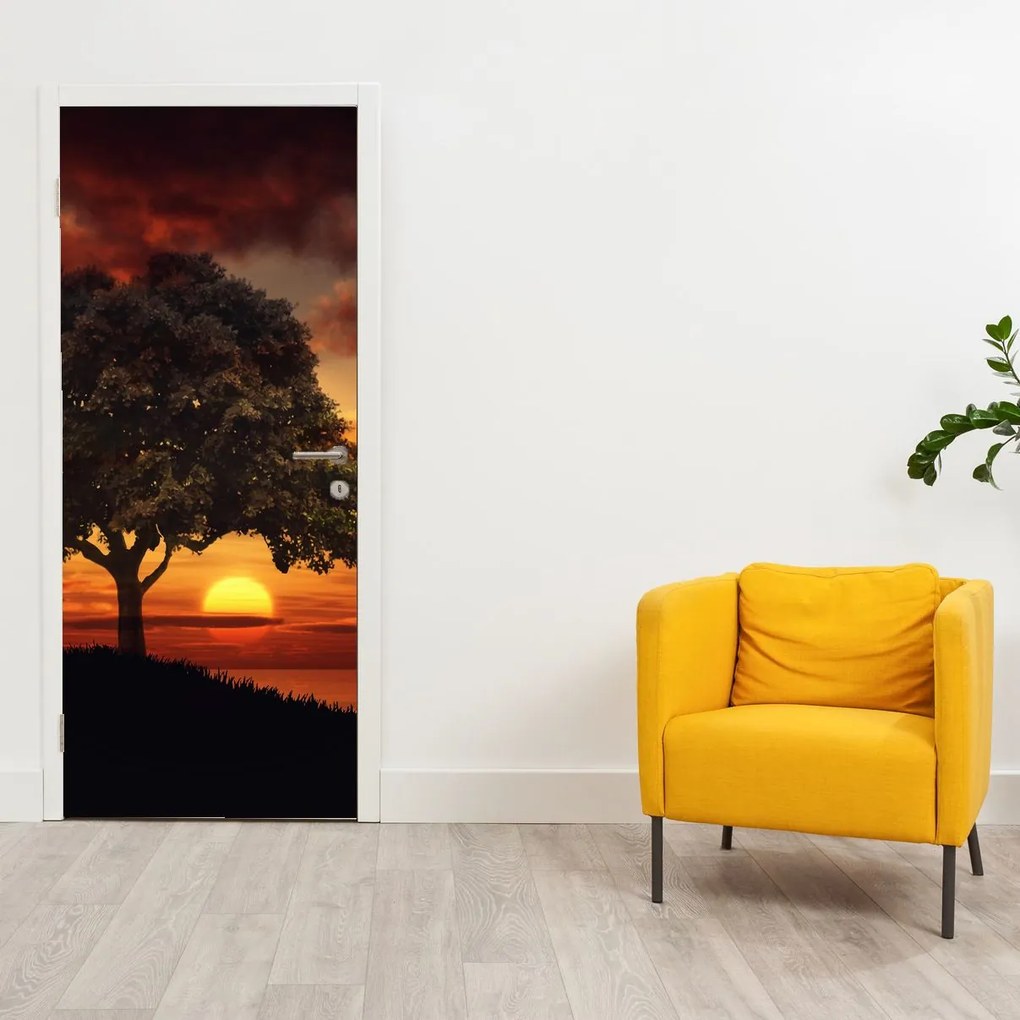 Fototapet pentru ușă - Copac cu apus de soare (95x205cm)