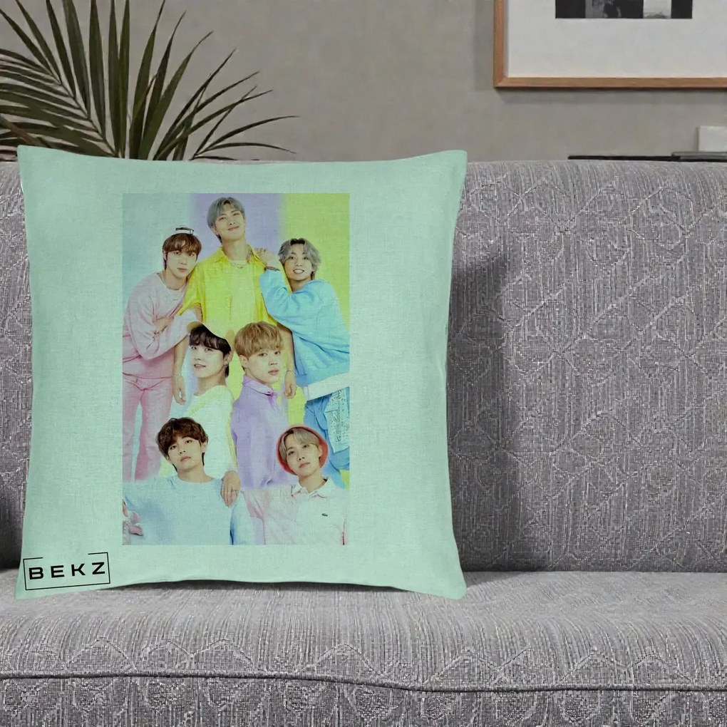 Perna Personalizata K-pop BTS Foto Grup Pastel Colorat cu 7 Membrii, 40x40 cm, Verde Menta, Husa Detasabila, Perna Inclusa, BEKZ®