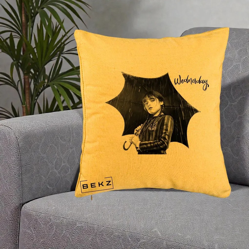 Perna Personalizata Wednesday Addams cu Umbrela Foto, 40x40 cm, Galben, Husa Detasabila, Perna Inclusa, BEKZ®
