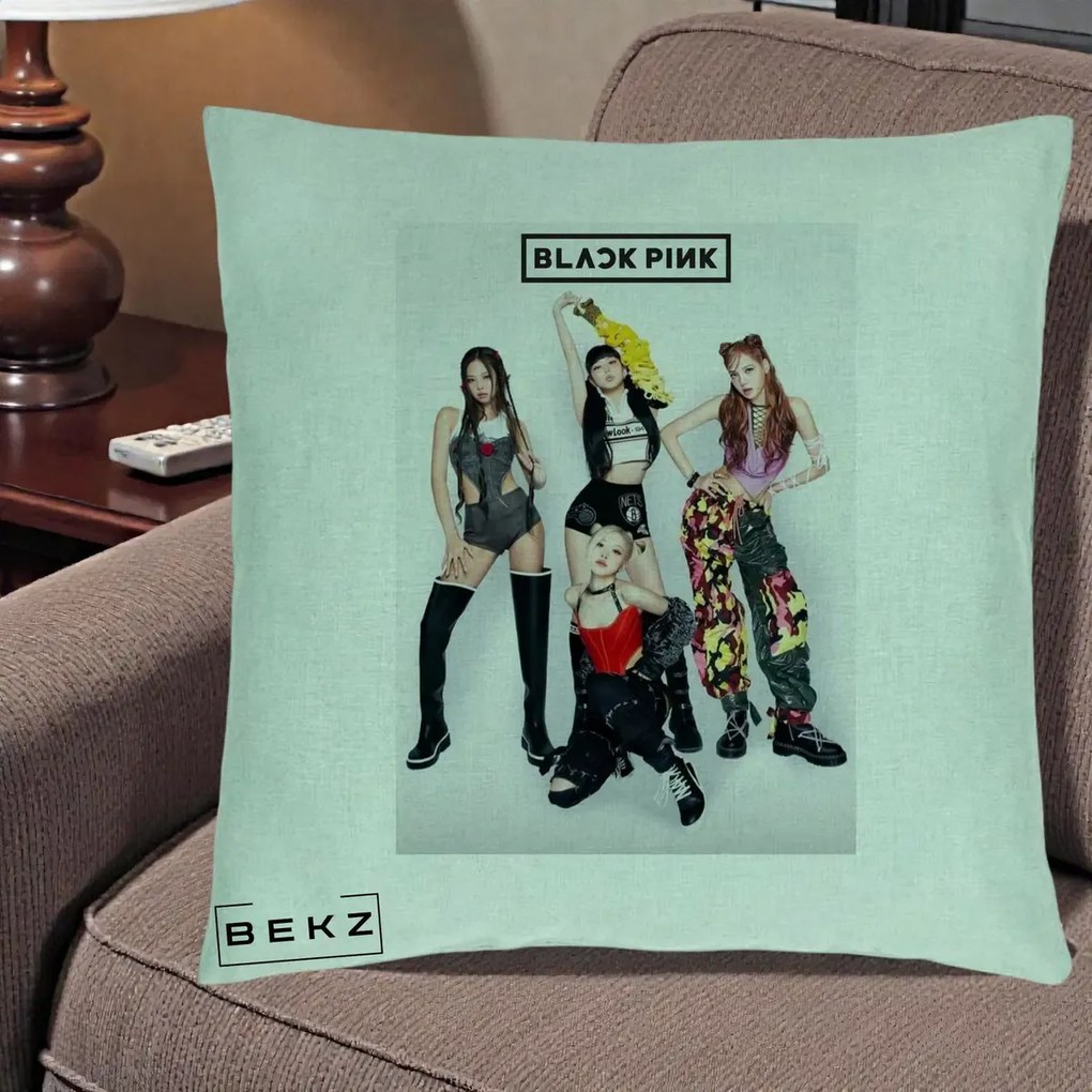 Perna Personalizata K-pop BLACKPINK Fotografie Grup Tinute Edgy, 40x40 cm, Verde Menta, Husa Detasabila, Perna Inclusa, BEKZ®
